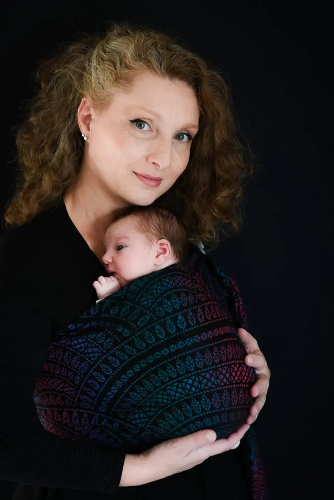 photo nouveau-né portage mère bébé sling