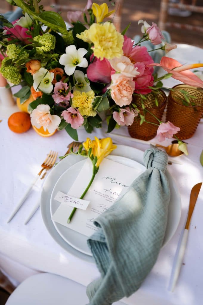 lonowai photographie decoration mariage table fleurs vignes