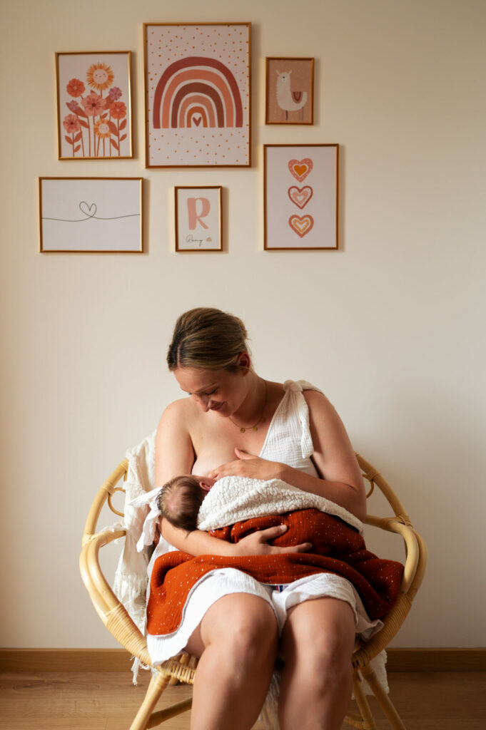 séance photo bébé à la maison - photographe grossesse nouveau né narbonne - lonowaï photographe
